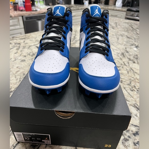Air Jordan 1 Mid TD “ Royal “